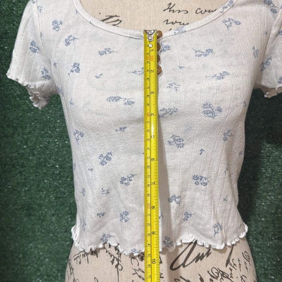 White Floral Top - Picture 8 of 9